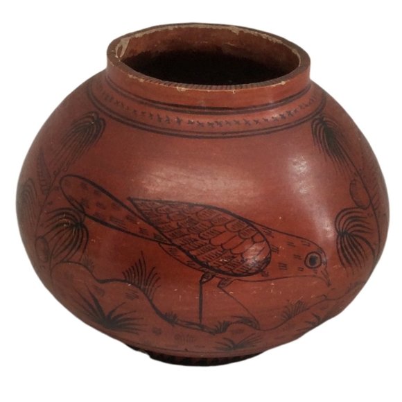 Vintage Black on Red Pottery Bowl Bird Design Chips Scratching - Picture 3 of 7